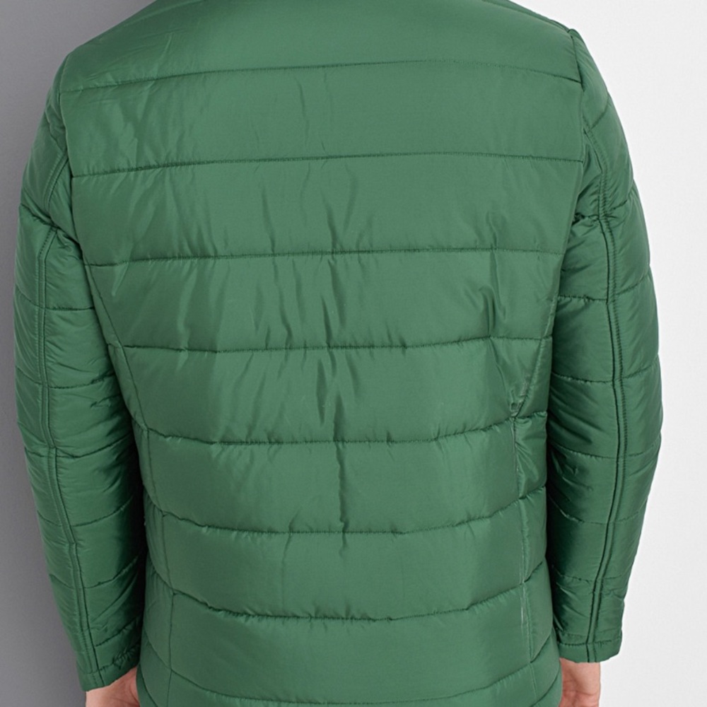 Dewberry is a fashion brand that can best be described as
upscale made easy.